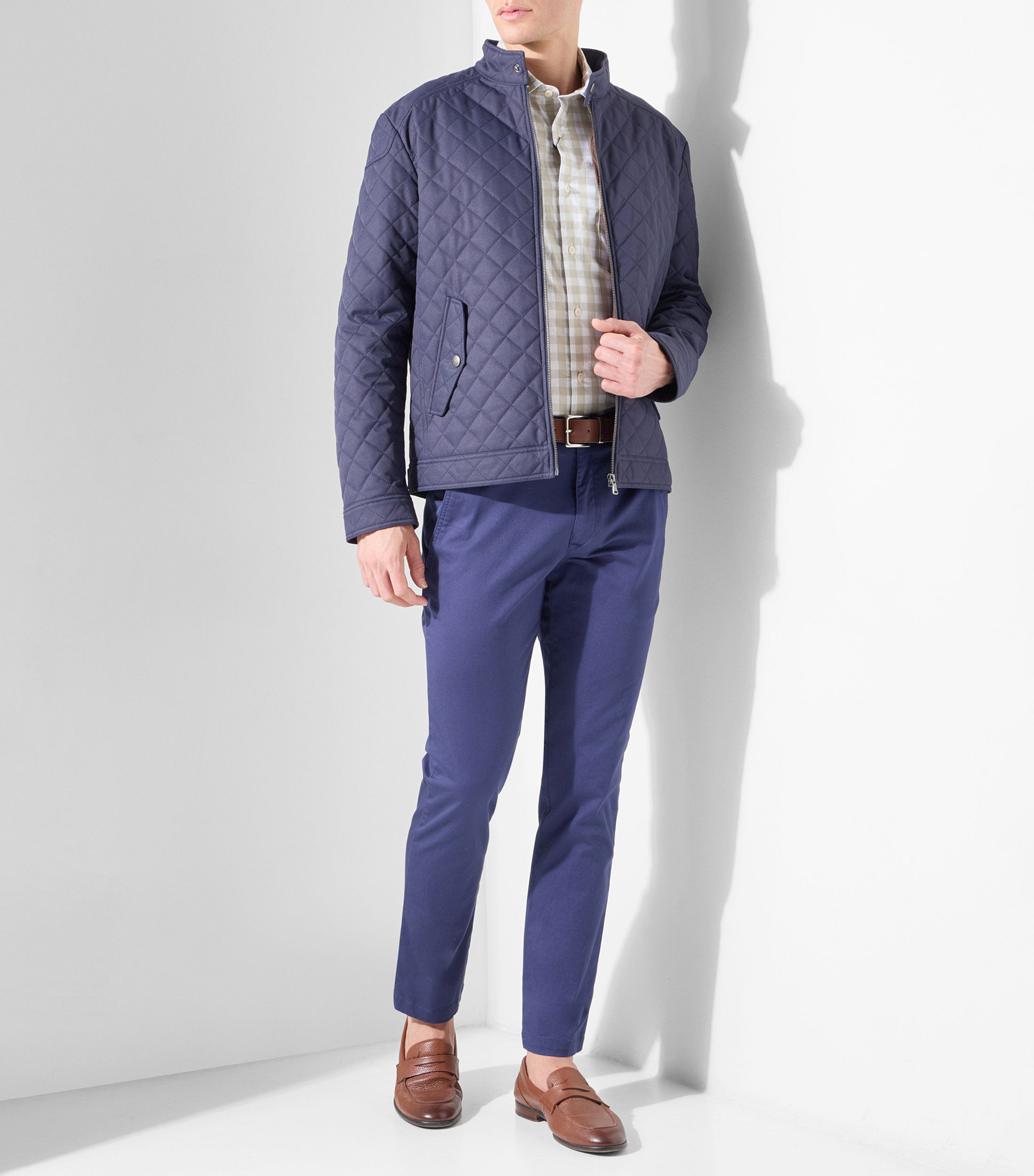 Pantalón casual tipo chino Hombre